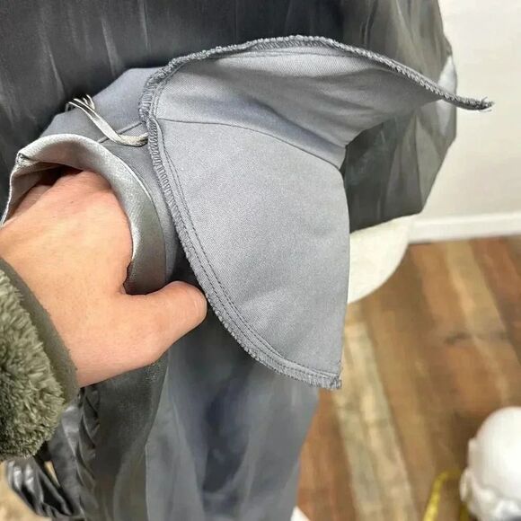 J.R. Nites by Carol Lin Jacket and Tank 2 Pc Metallic Silver Women’s Sz 6 - Picture 13 of 13